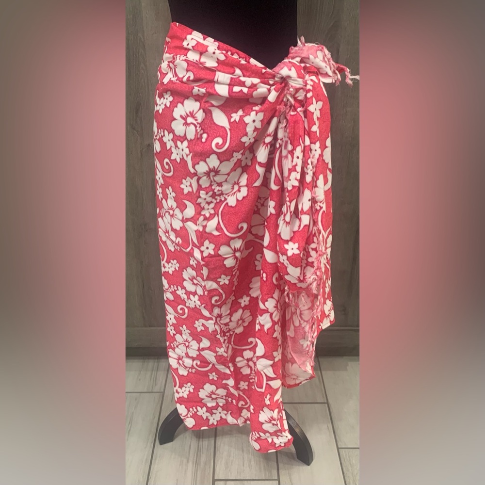 In Gear Hot Pink Hawaiian Floral Shawl Or Beach Wrap Cover up One Size